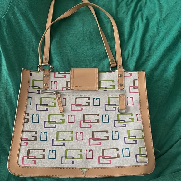 New GUESS purse. Roomy yet slim. - Picture 2 of 5